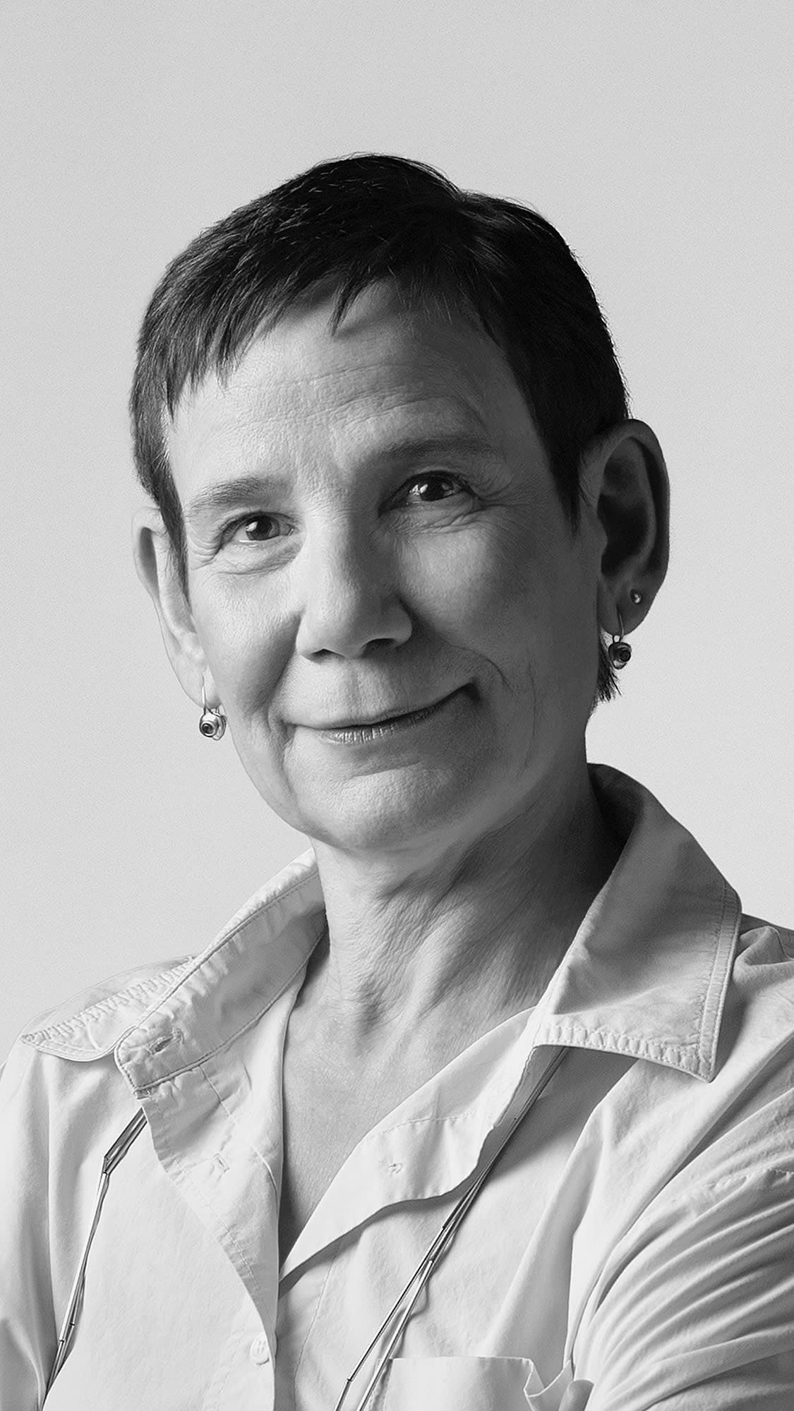 Headshot of Marie Lou Papazian